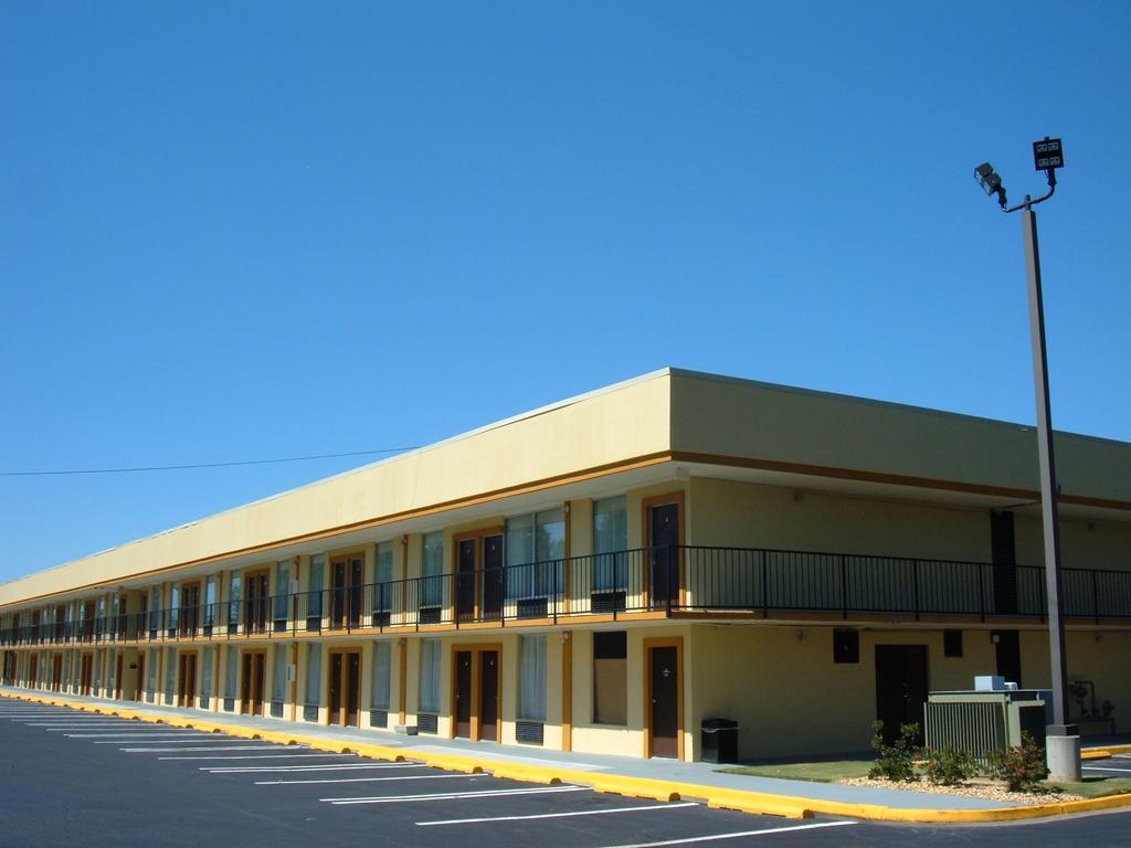 Days Inn By Wyndham Madison 2* Madison