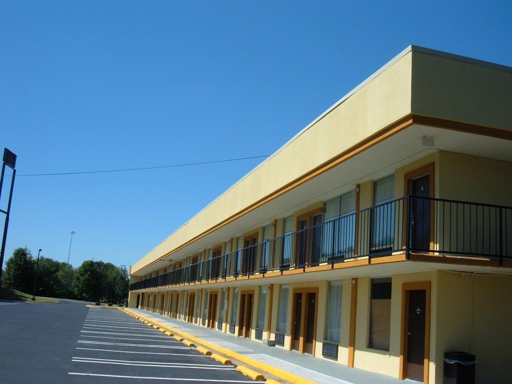 Days Inn By Wyndham Madison 2*