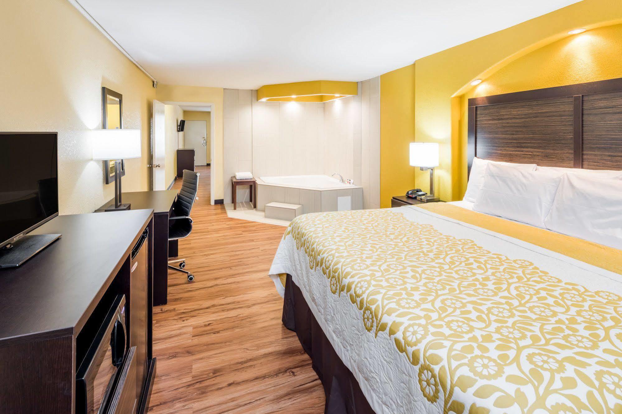 Days Inn By Wyndham Madison